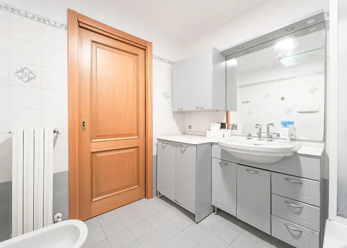 Corso San Gottardo - Darsena Flat *