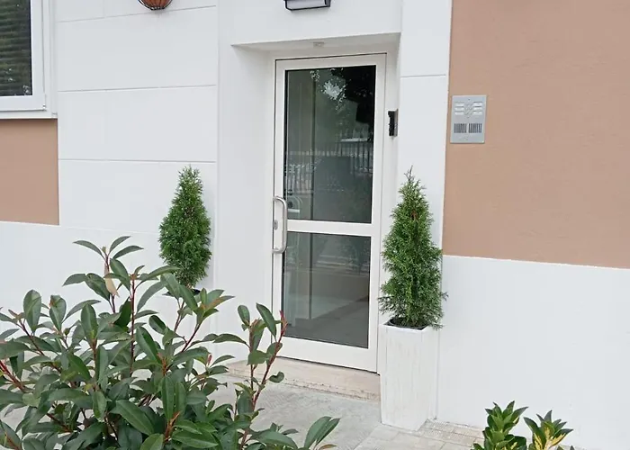 Guest house Sir Lyndon Prestige Linate 3*