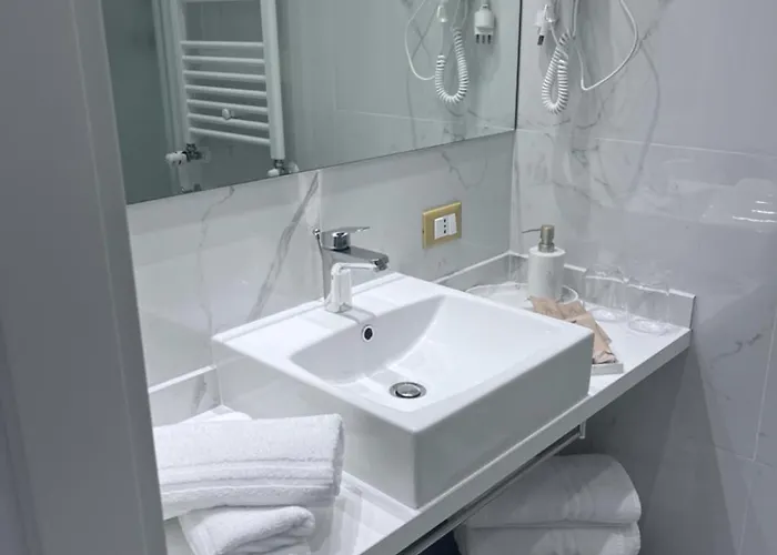 Sir Lyndon Prestige Linate Guest house