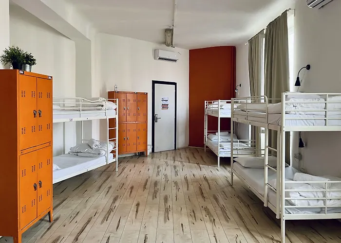 Hostel Quo *