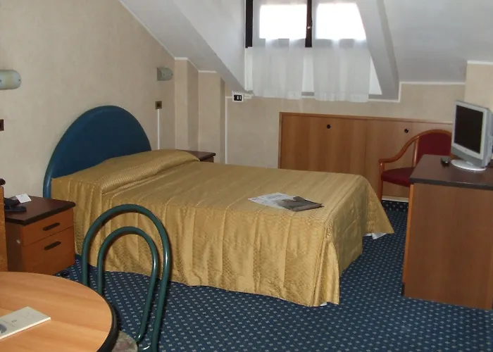 Lepontina Lägenhetshotell 3*