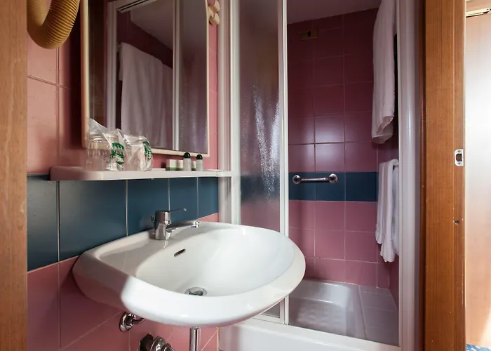 レジデンス レポンティーナ 4*