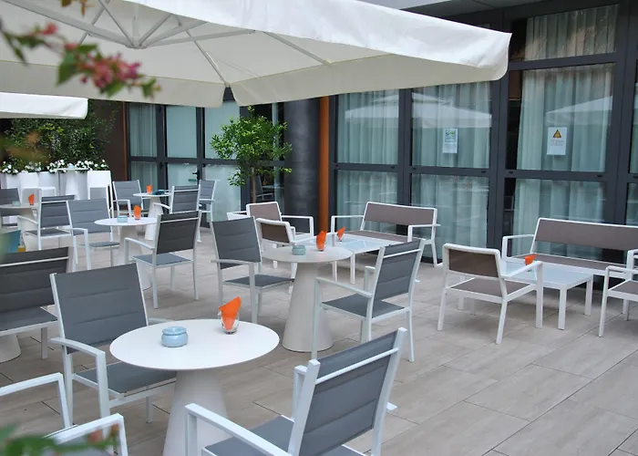 Hilton Garden North Отель