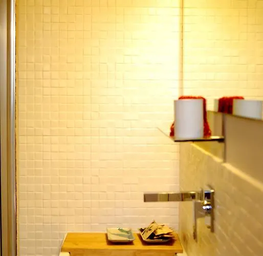 Isola Libera 4* Milano