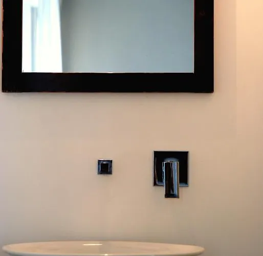 Isola Libera 4* Milano