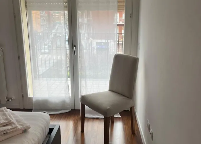 Daire Luminoso Trilocale Affori Centro