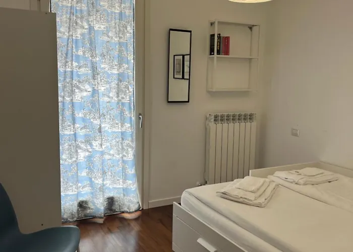 Daire Luminoso Trilocale Affori Centro