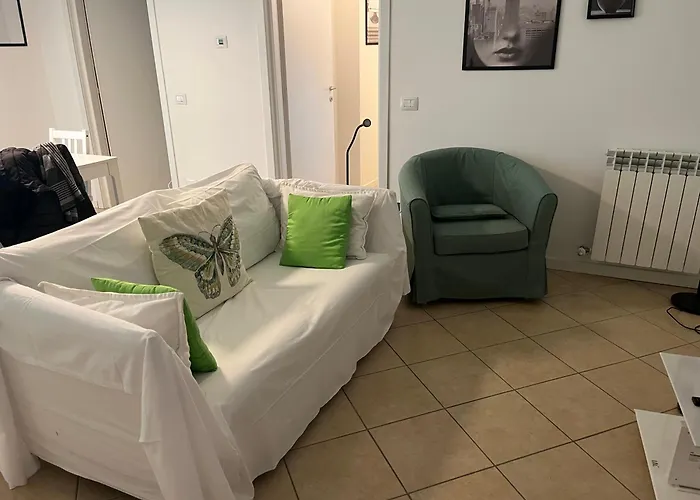 Daire Luminoso Trilocale Affori Centro