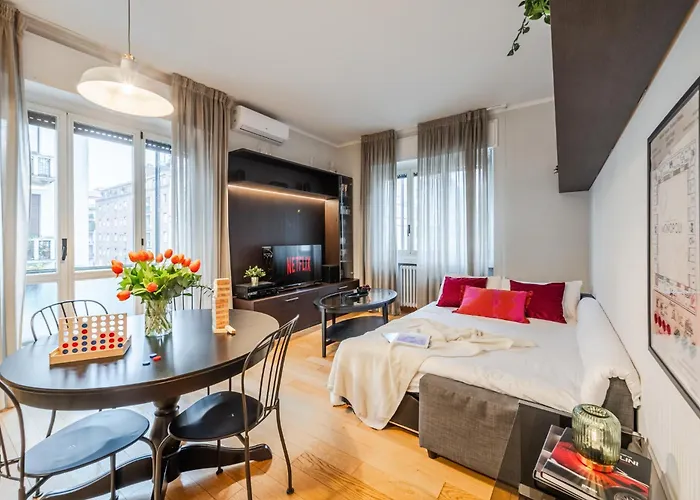 The Players Lounge - Station Area