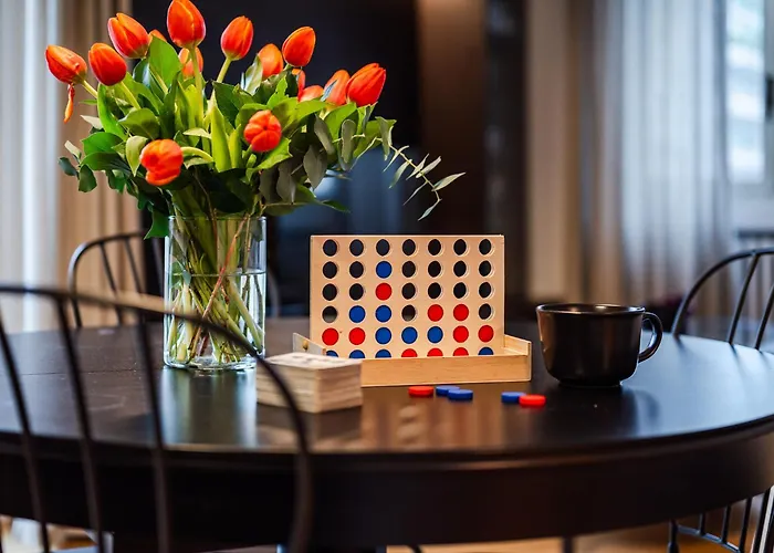 The Players Lounge - Station Area