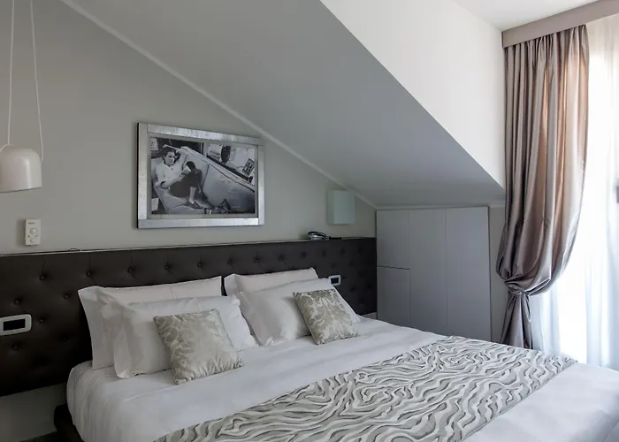 Montenapoleone 4* Milán