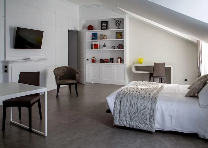 Aparthotel Montenapoleone 4*