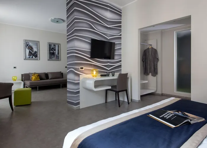 Montenapoleone Aparthotel 4*