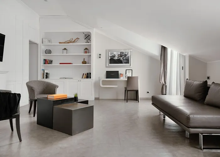 Montenapoleone Aparthotel 4*