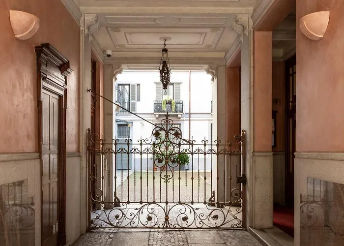 Younique Boutique 4*