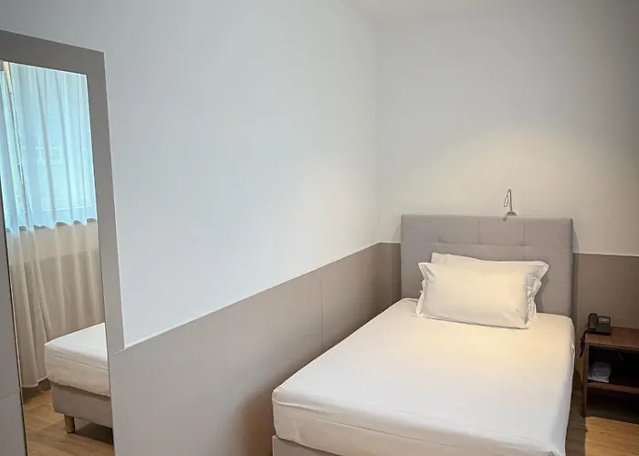 Hotel Lh Milán