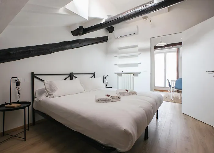 Hacca Collection - Porta Venezia Attic 2br ميلان
