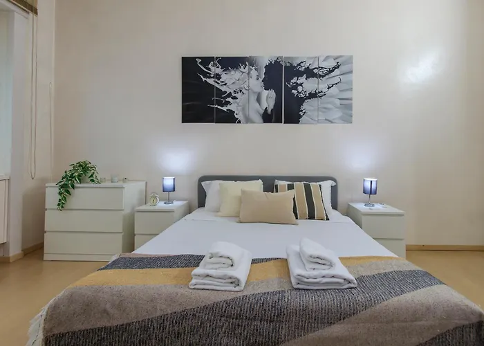 アパート Family Apartment, Duomo 12 Min Walk, 5 Guests, Near Covered Parking ミラノ