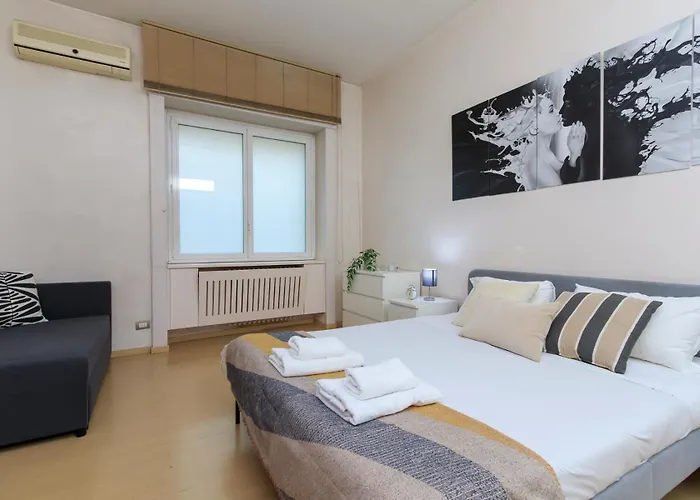 Family Apartment, Duomo 12 Min Walk, 5 Guests, Near Covered Parking *