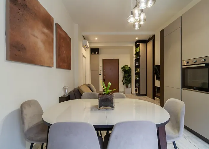 Stylish In Bocconi With Patio - Porta Romana *