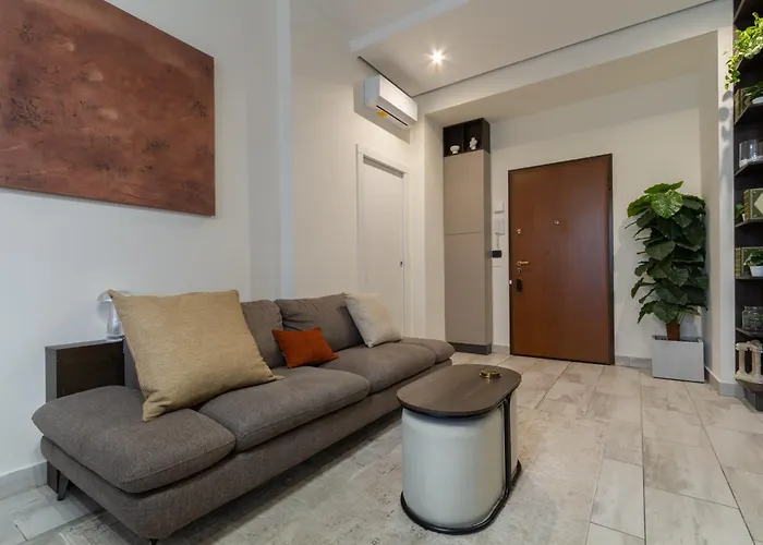 Stylish In Bocconi With Patio - Porta Romana شقة