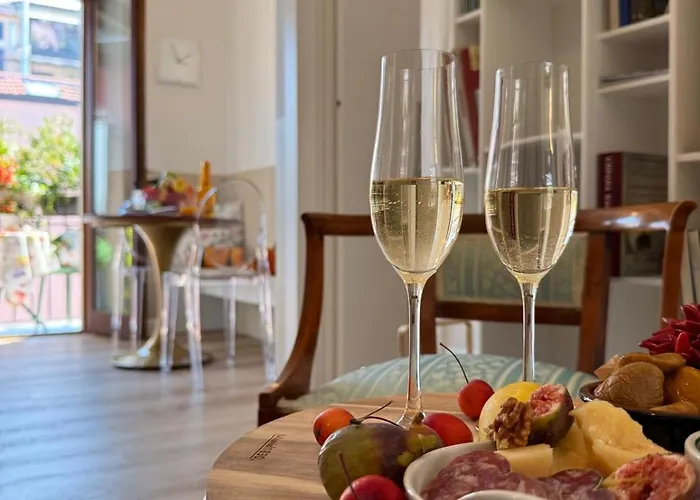 Casa Estia - Mico, Fiera Milano, Citylife, San Siro, Metro 2 Min - Refined Historic Апартаменты Милан