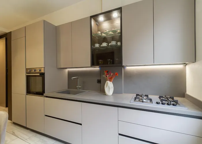 Stylish In Bocconi With Patio - Porta Romana Appartamento