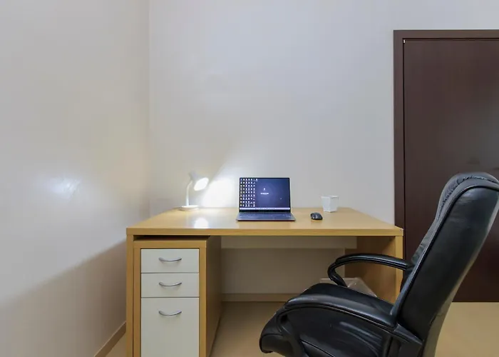 Family Apartment, Duomo 12 Min Walk, 5 Guests, Near Covered Parking アパート ミラノ