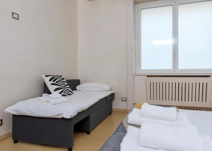 Family Apartment, Duomo 12 Min Walk, 5 Guests, Near Covered Parking *