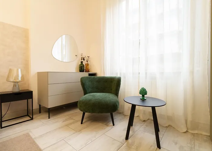 Stylish In Bocconi With Patio - Porta Romana Appartamento