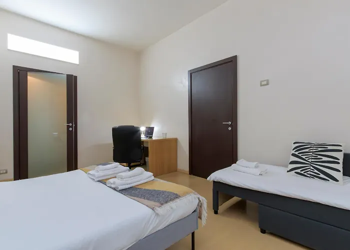 Family Apartment, Duomo 12 Min Walk, 5 Guests, Near Covered Parking Μιλάνο