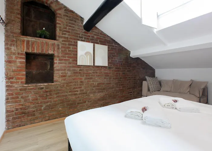 Hacca Collection - Porta Venezia Attic 2br شقة