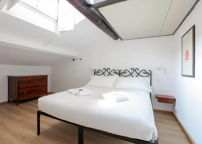 Hacca Collection - Porta Venezia Attic 2br