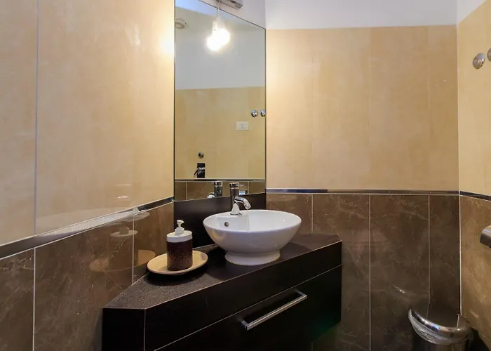 Family Apartment, Duomo 12 Min Walk, 5 Guests, Near Covered Parking * Μιλάνο