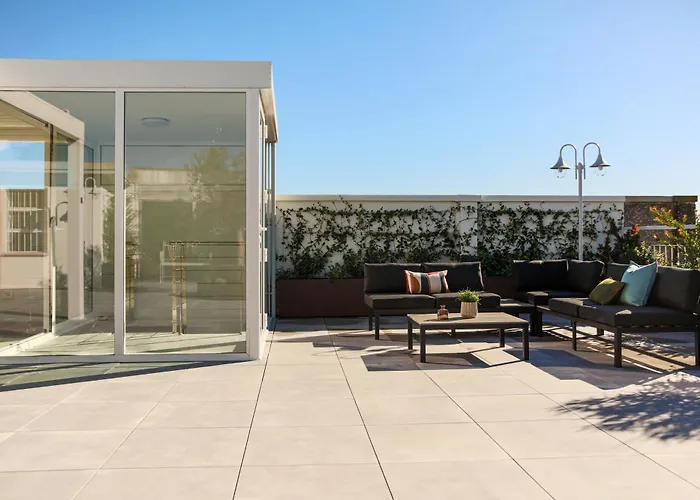 דירה The Rent - Wonderful Multi-bedroom With Terrace In The Area Of Colonne Di San Lorenzo