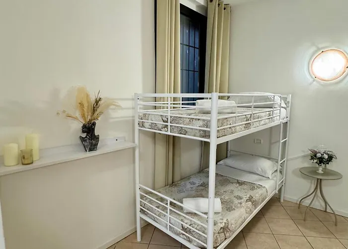 Dergano 3 Near Metro Stop Милан