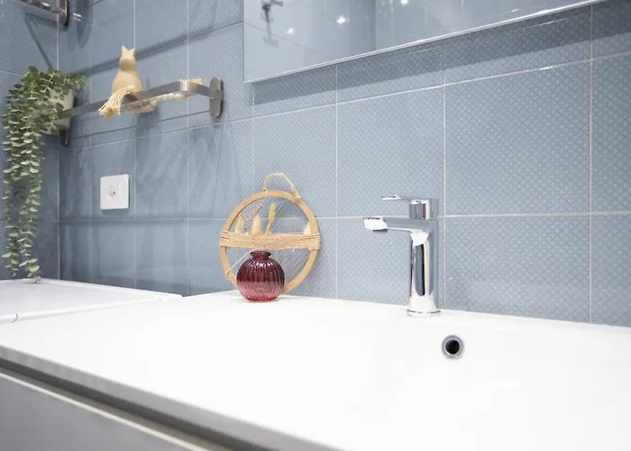 Elegant Near The Subway, Fast Wi-fi And Ac *