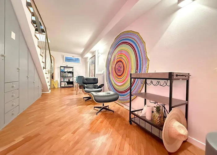 Homeby, Loft Nicholas *