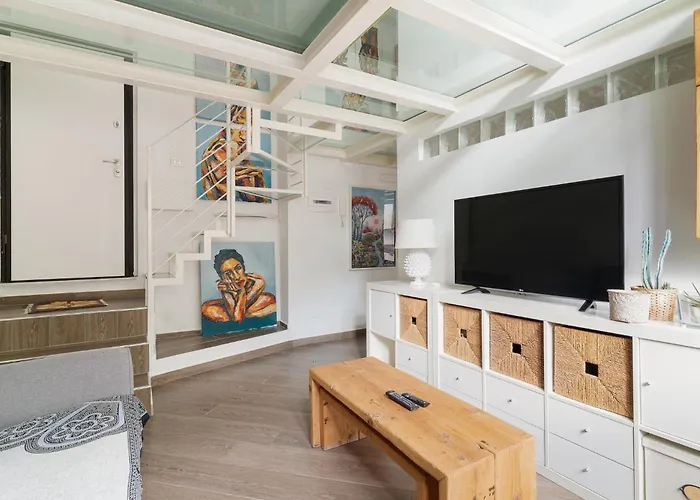 Guesthost - Comfortable Loft Citta Studi Milánó