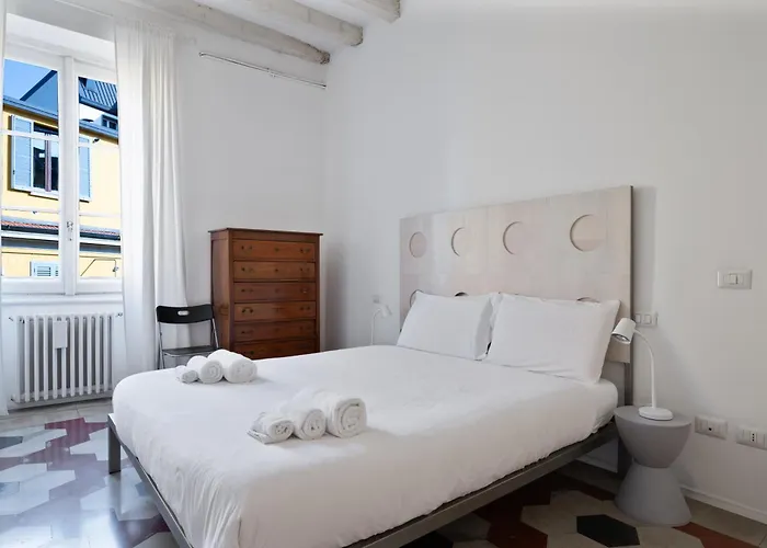 Vintage Hideaway Milan-historic Courtyard Mailand