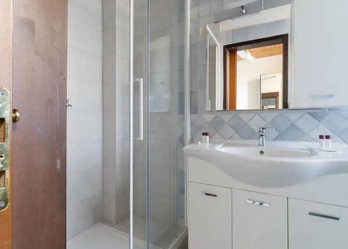 Guesthost - Comfy San Cristoforo Milan