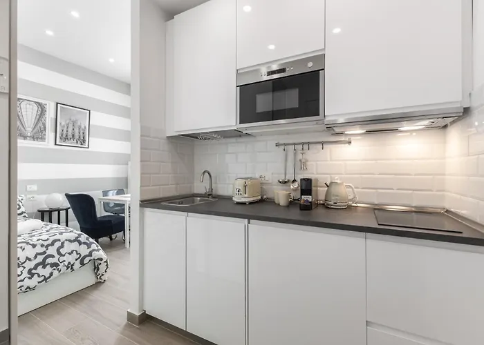Apartment Viaortisuite Pta Romana Wifi & A-c 12 Min To Duomo Mailand
