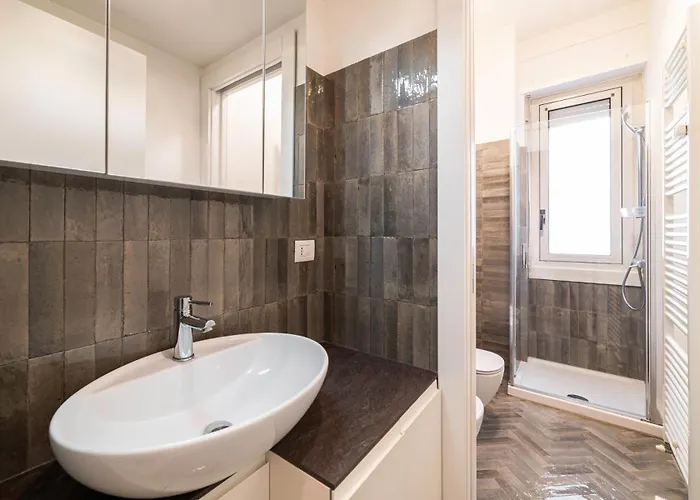 Roncaglia 25, * 밀라노