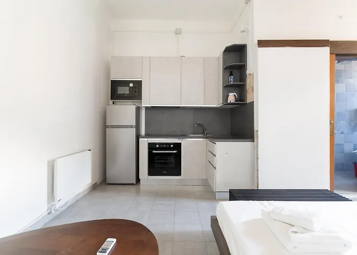 Guesthost - Comfy San Cristoforo Apartment *
