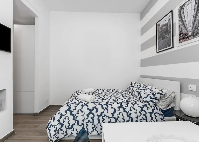 Lejlighed Viaortisuite Pta Romana Wifi&a-c 12 Min To Duomo Milano