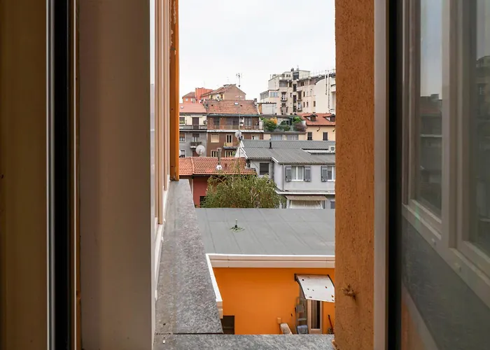 Roncaglia 25, * 밀라노