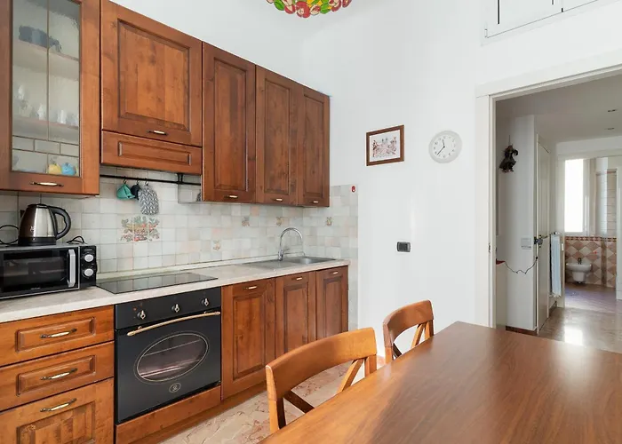 Guesthost - Bright Rubattino Apartment Milan