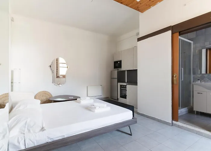 Guesthost - Comfy San Cristoforo Apartment *