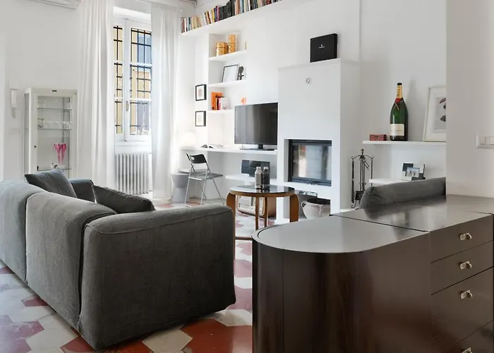 Vintage Hideaway Milan-historic Courtyard Apartment