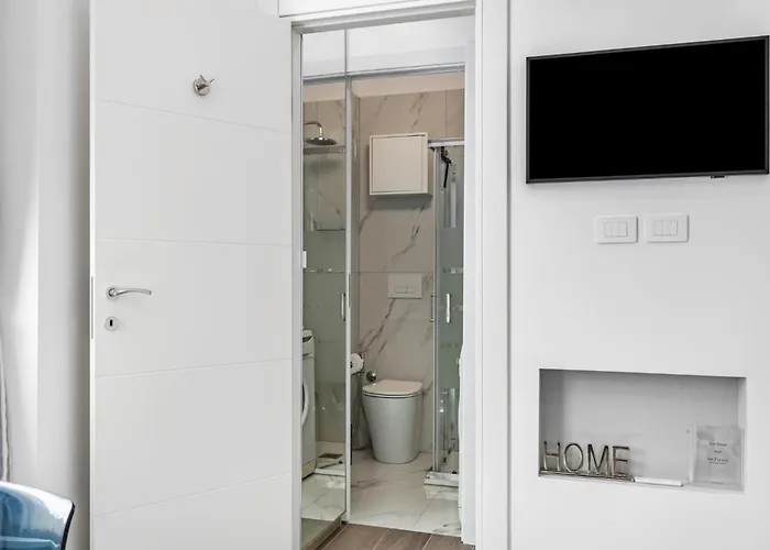 アパート Viaortisuite Pta Romana Wifi & A-c 12 Min To Duomo ミラノ